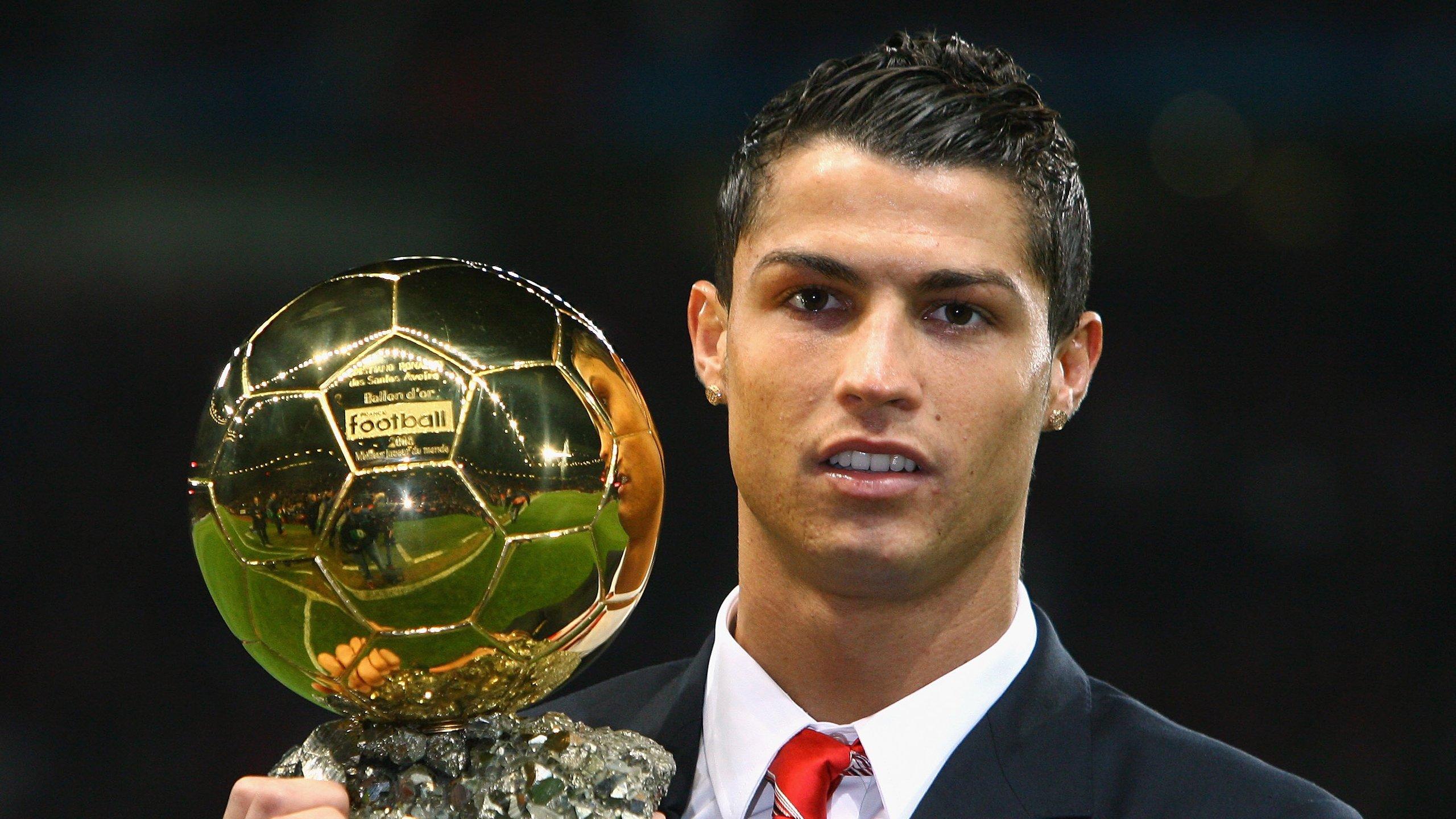 世界杯巅峰对决，阿根廷力克法国夺冠 梅西终圆梦