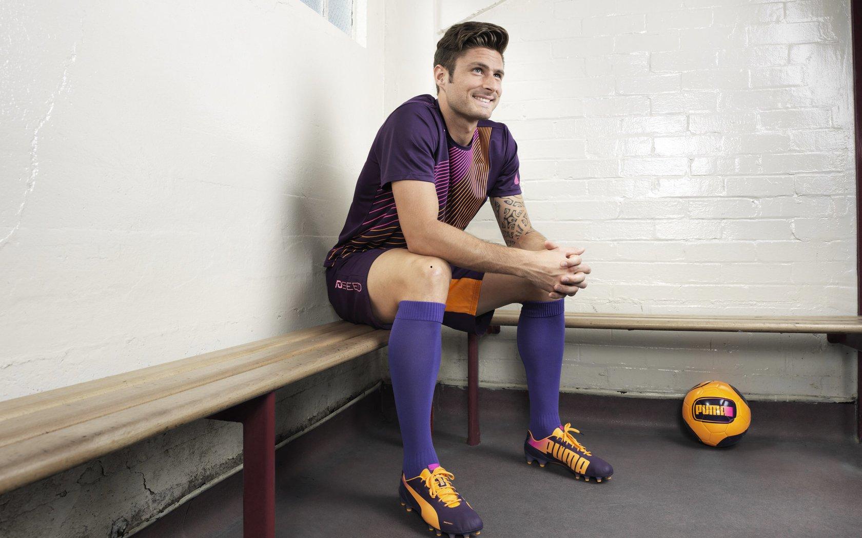 北境冰球联赛激战正酣,豪门对决引爆赛季高潮